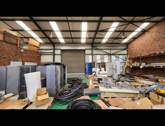 330M² WAREHOUSE TO LET IN SEBENZA